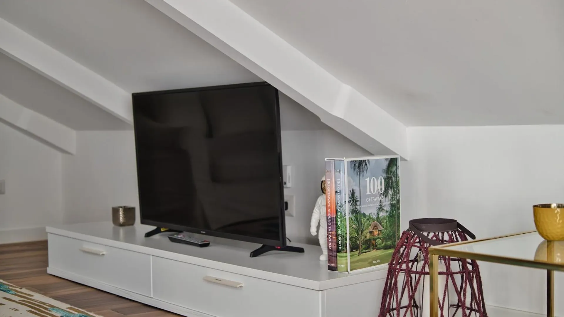 Just Urban Stays - Stunning Penthouse With Balcony - Porta Venezia Milan 0*,  Italy
