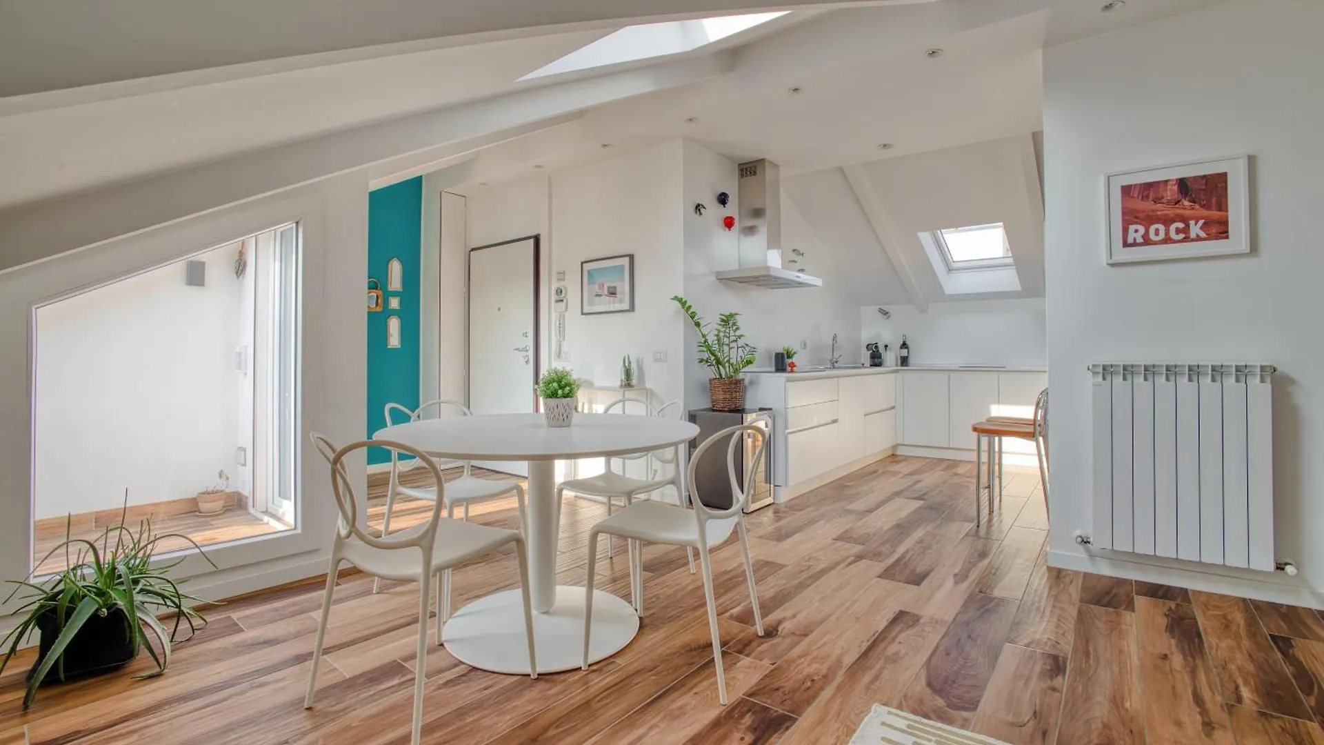 Just Urban Stays - Stunning Penthouse With Balcony - Porta Venezia Milan