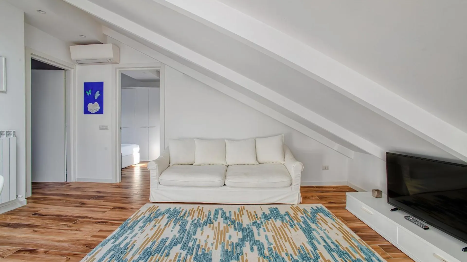 Apartment Just Urban Stays - Stunning Penthouse With Balcony - Porta Venezia Milan