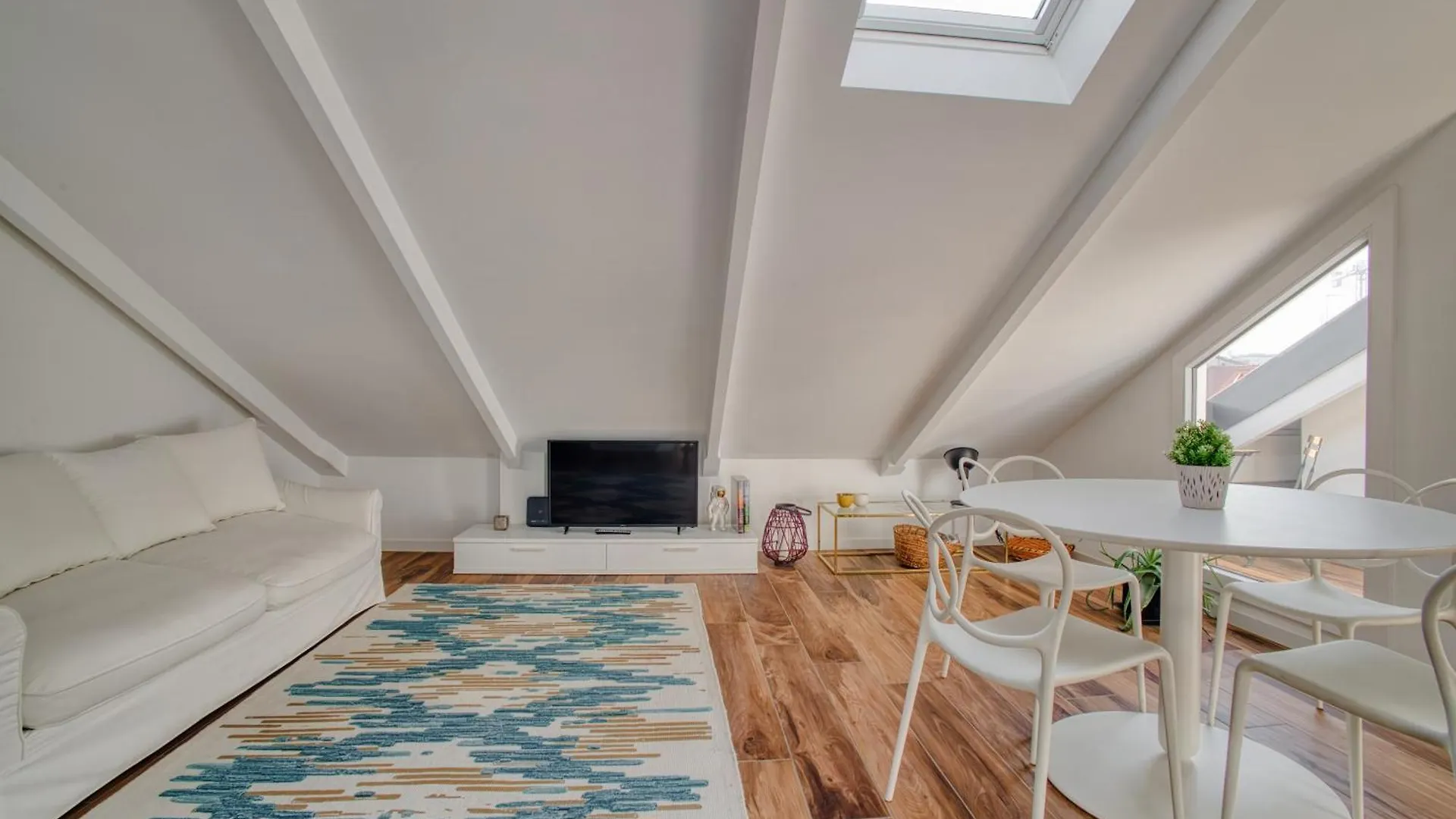 Apartment Just Urban Stays - Stunning Penthouse With Balcony - Porta Venezia Milan