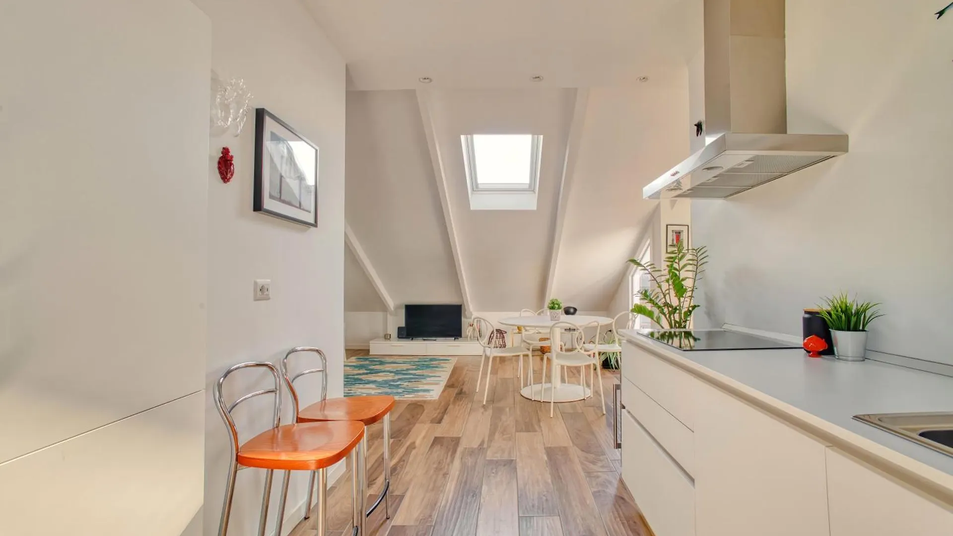 Just Urban Stays - Stunning Penthouse With Balcony - Porta Venezia Milan